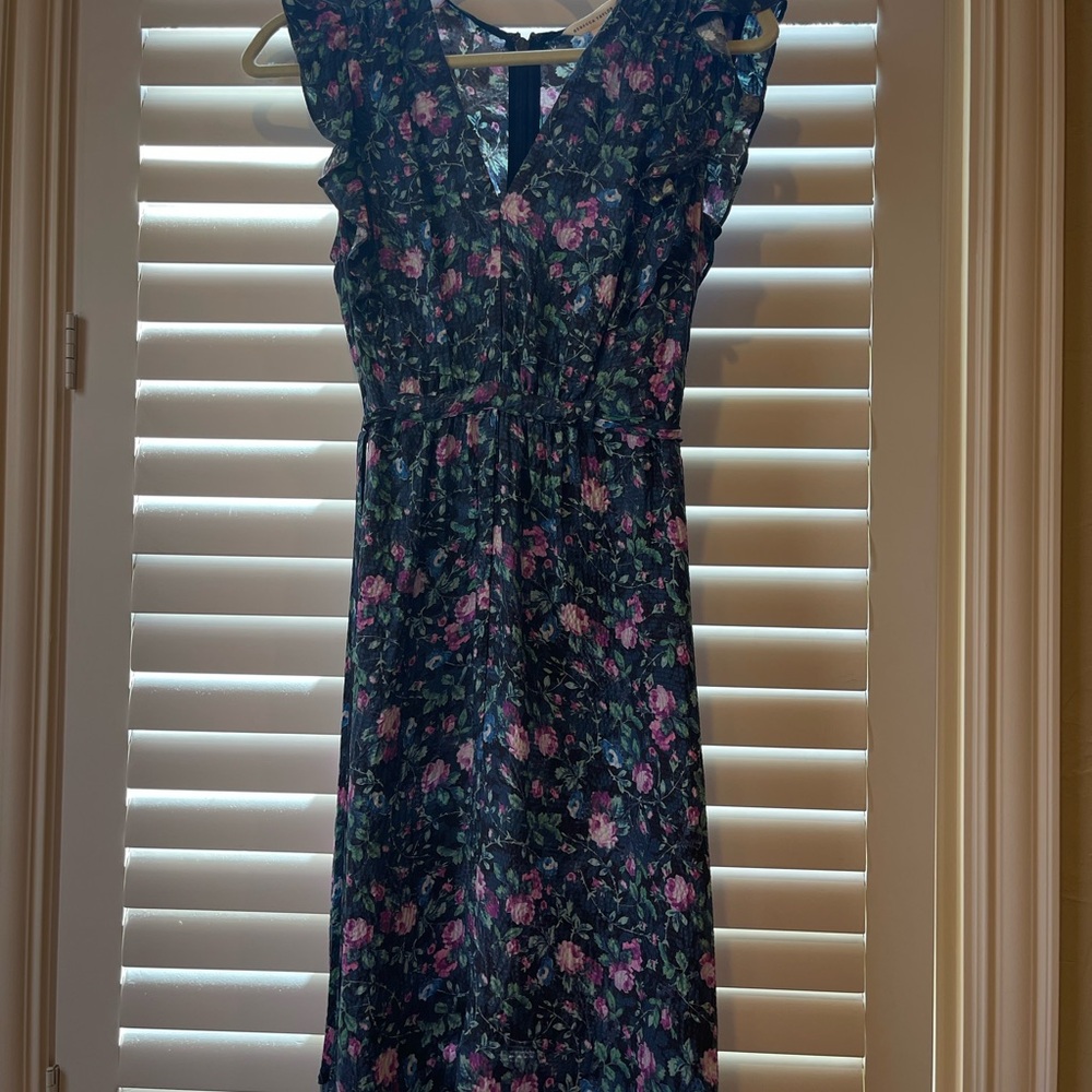 Sleeveless V-Neck Floral Midi Dress in Navy with Pink Blossoms